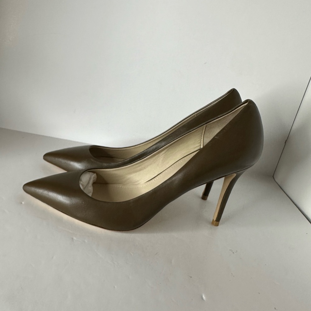 Theory City Leather Pump in mint green